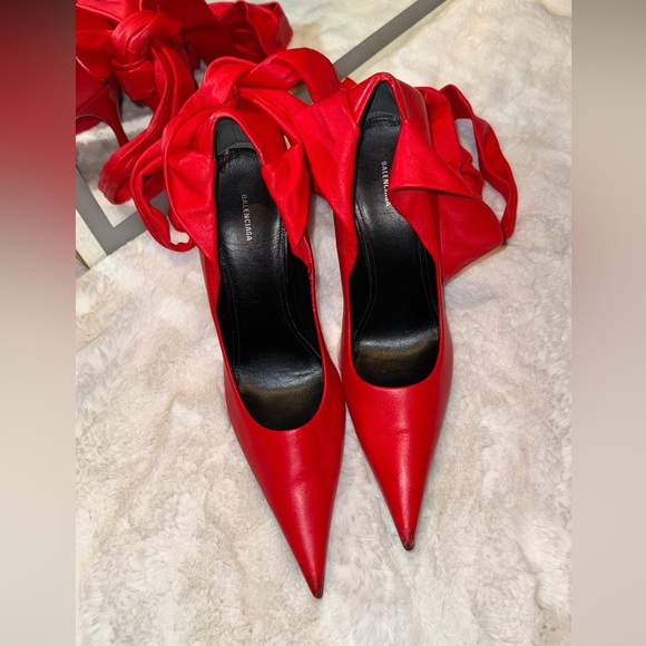 Balenciaga pointy red heels - Picture 2 of 8